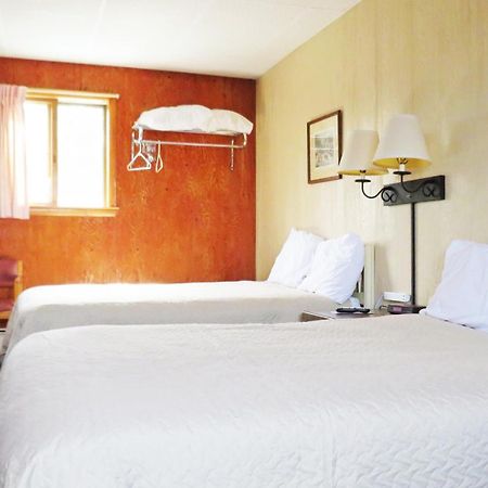 Indianhead Ironwood Hotel Esterno foto