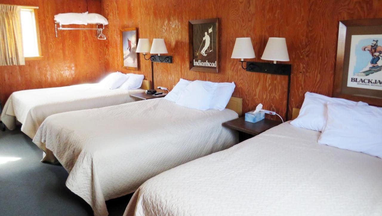 Indianhead Ironwood Hotel Esterno foto
