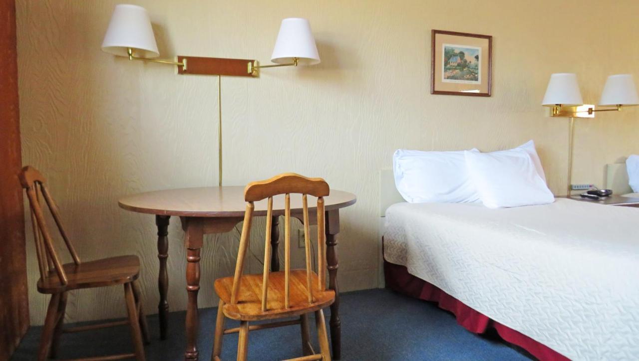 Indianhead Ironwood Hotel Esterno foto